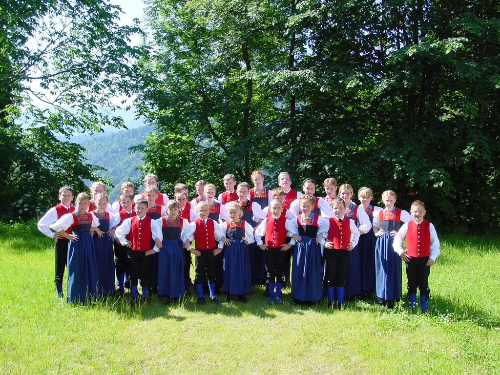 Kindertrachtengruppe 2001